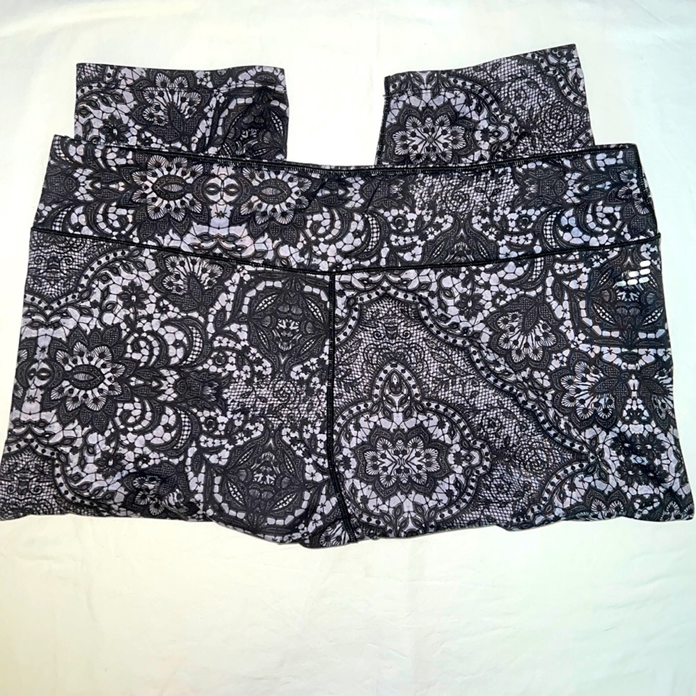 BCG Capri length leggings